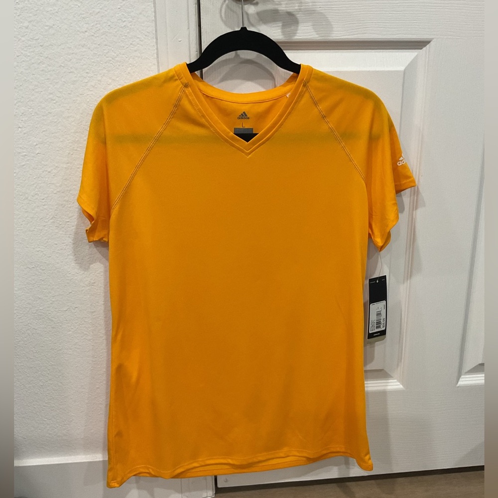 Adidas women’s gold v neck Short Sleeve Tee top large NWT orange workout casual